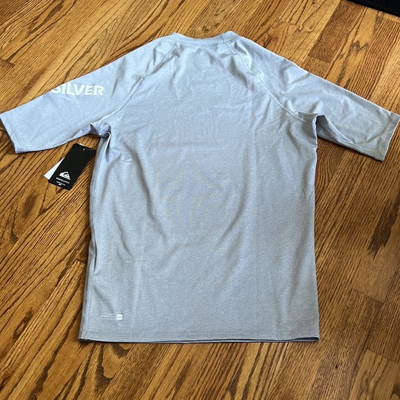 QUIKSILVER All Time Short Sleeve Rashguard Sunshirt UPF 50+ - Picture 4 of 5
